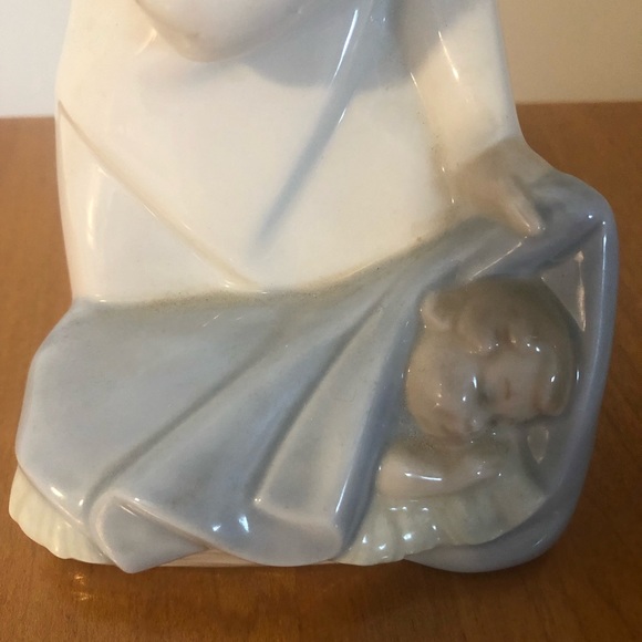 Lladro guardian angel with sleeping baby # 4636 retired - Picture 5 of 7